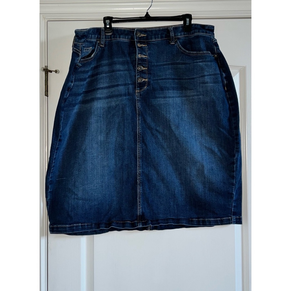 PreLoved St. John’s Bay Women’s High Rise Plus Size 20W MIDI Blue Denim Skirt